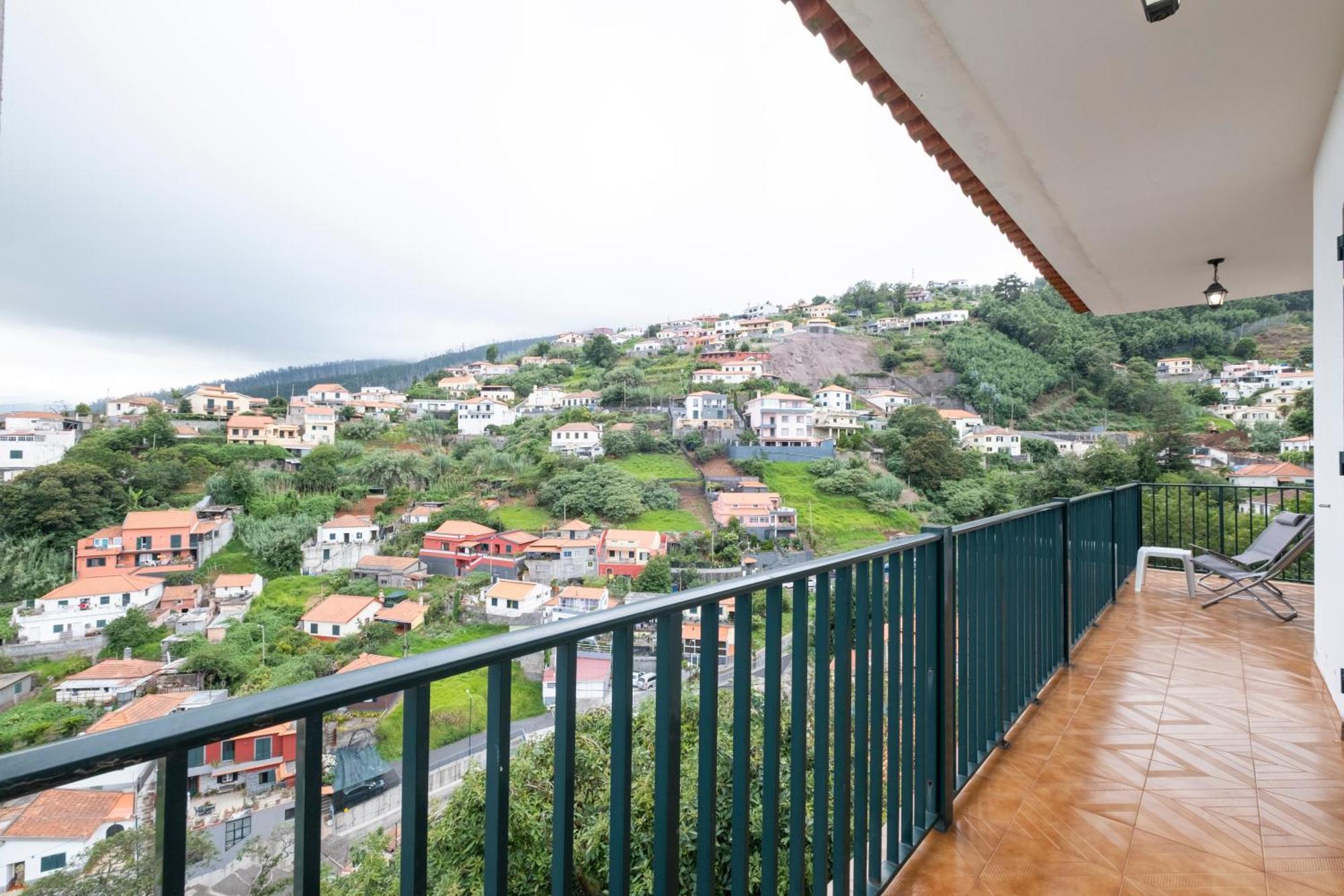 By Galmi Apartment *